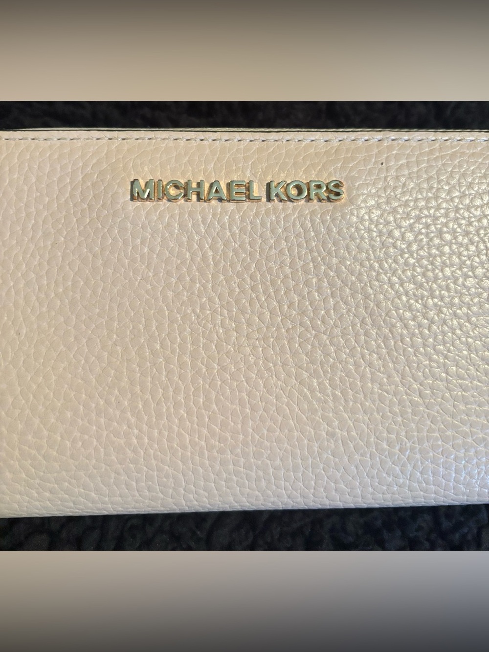 Michael Kors Pebbled Wallet in light pink with Gold Logo